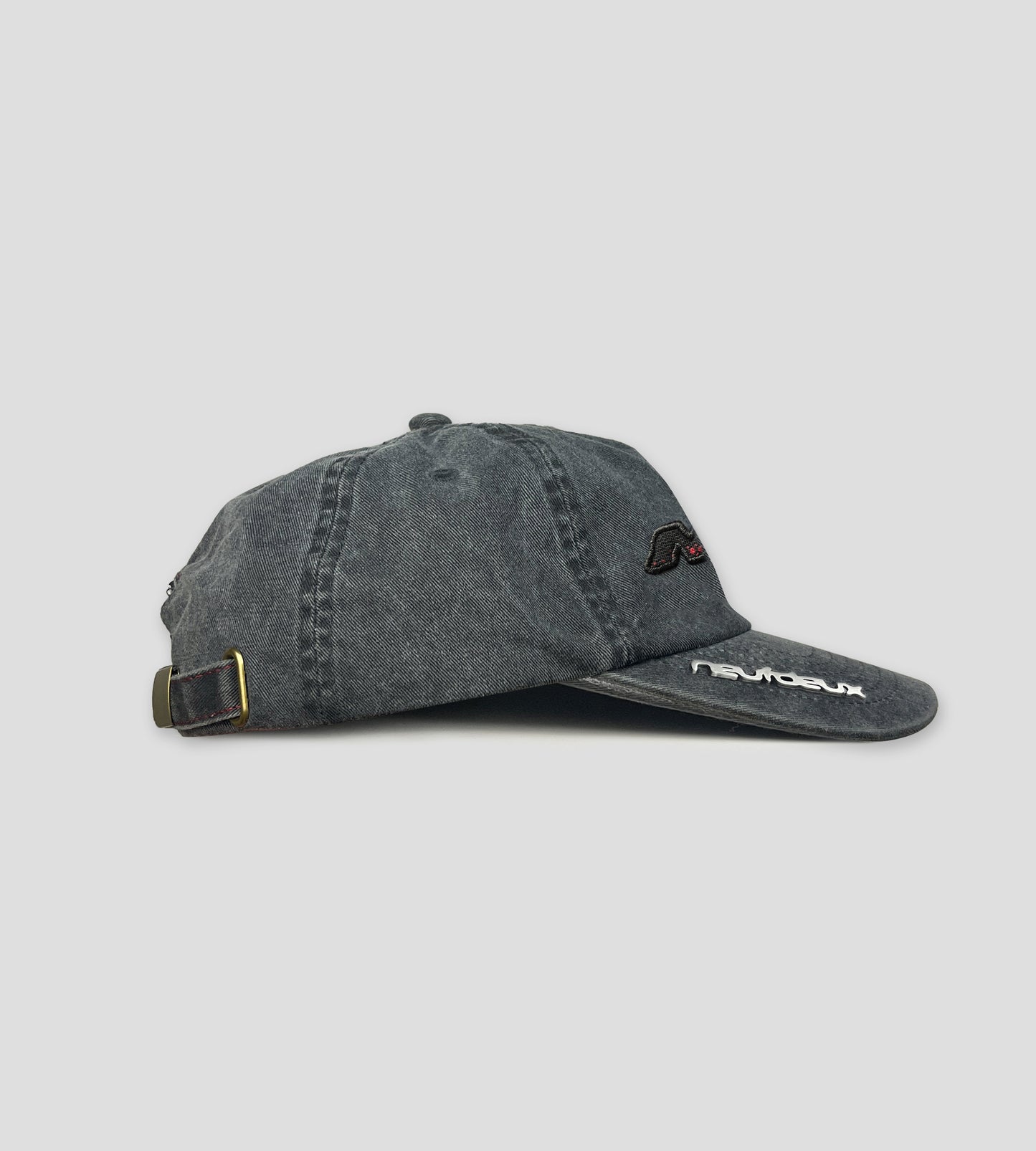 Pinned Visor Cap - Black/Red